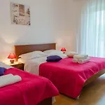 Apartment Lena *