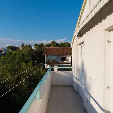 Lena Apartament